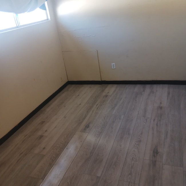 Building Photo - 1331-1333 Thurston St