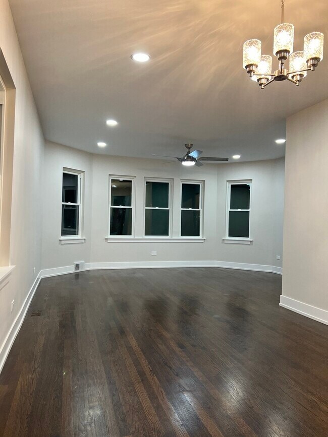 Foto del edificio - 2421 N 76th Ct