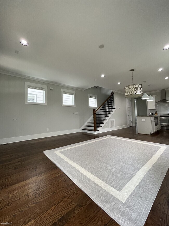 Building Photo - 4 br, 3 bath House - 1705A 14th Avenue South