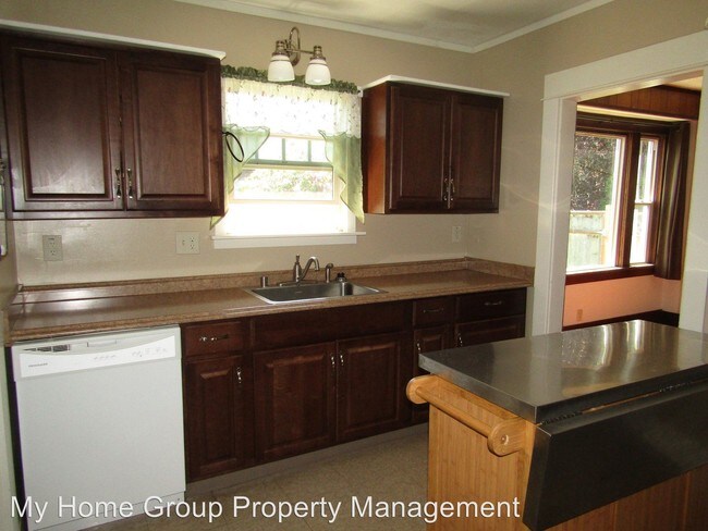Building Photo - 2 br, 1 bath House - 331 SW 9th St.