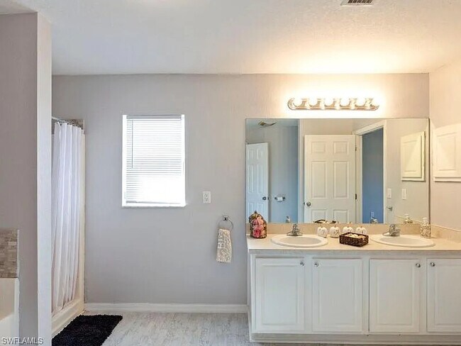 Foto del edificio - 1603 NE 34th Ln