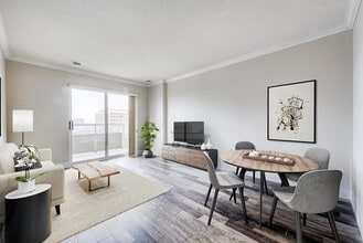 Building Photo - Regency