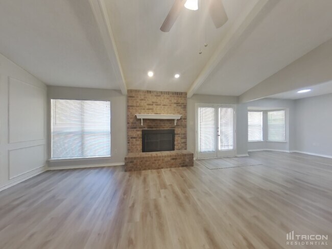Foto del edificio - 934 Robinwood Dr