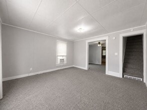 Building Photo - 543 Erin St