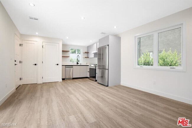 Foto del edificio - 1 br, 1 bath House - 4125 Monroe St