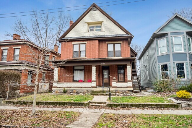 Building Photo - 1219 Highland St