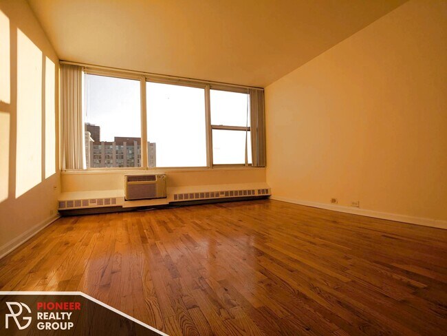 Foto del edificio - 5649 N Sheridan Rd