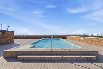 Building Photo - 355 S Broadway Park