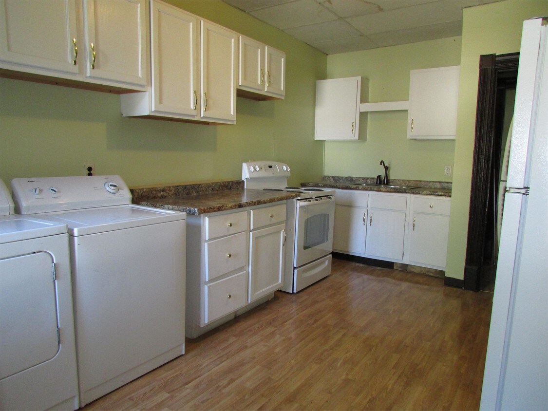 1805 Hughitt Ave, Superior, WI 54880 House for Rent in Superior, WI