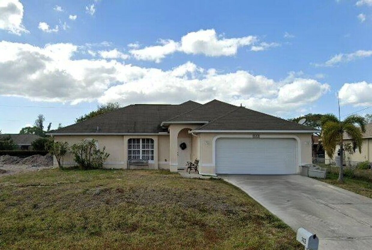 Foto principal - STUNNING 3+DEN/2BATH IN NW CAPE CORAL