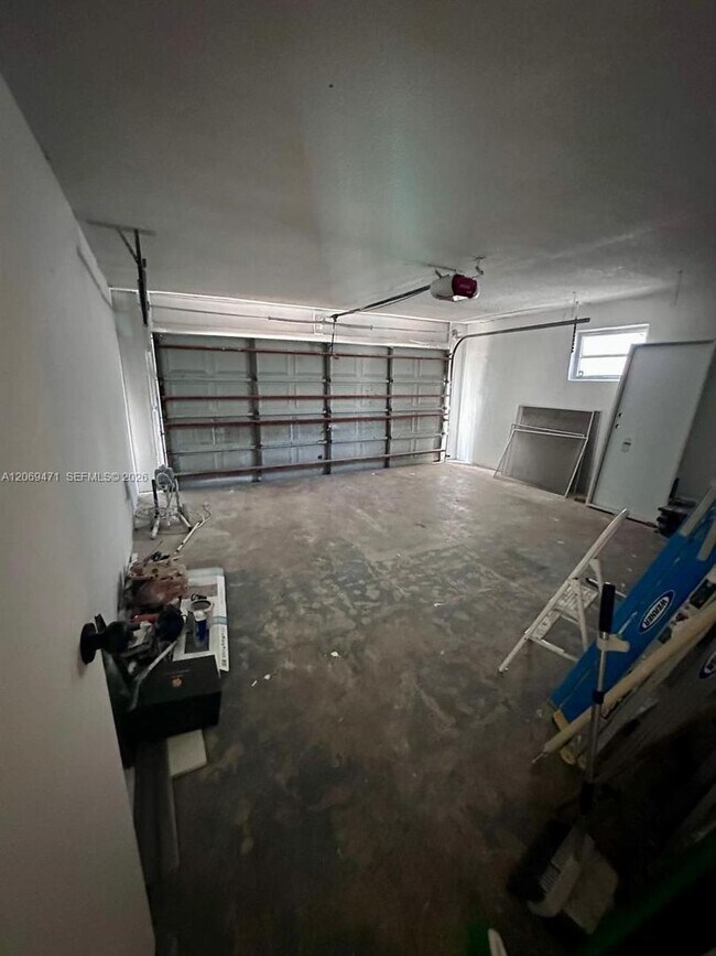 Foto del edificio - 6777 NW 4th St