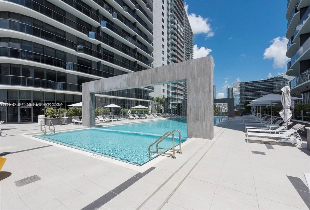 Foto del edificio - 55 SW 9th St