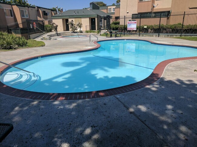 Foto del edificio - 8703 Lake Murray Blvd