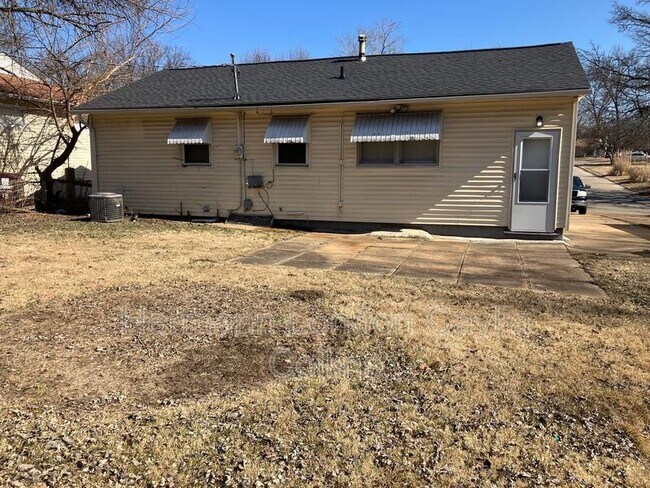 Foto del edificio - 9839 Medford Dr