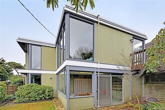 Building Photo - 2343 NW 94th St