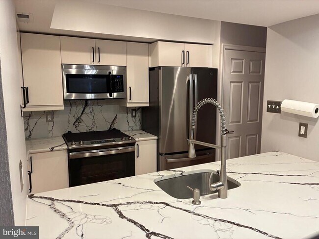 Foto del edificio - 213 Park Pl Dr