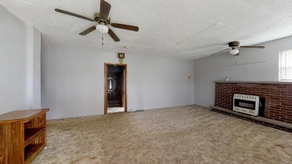 Building Photo - 119 Maple St