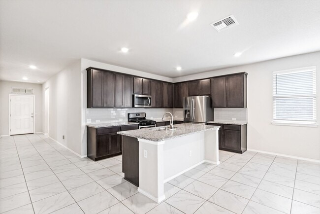 Building Photo - 5042 Italica Rd