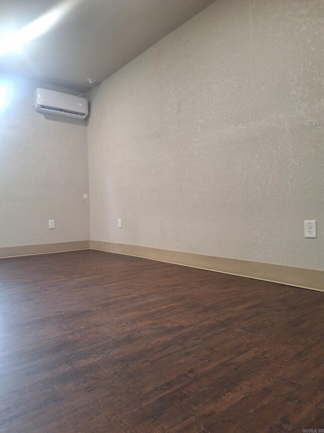 Foto del edificio - 306 Hornbeck Ave