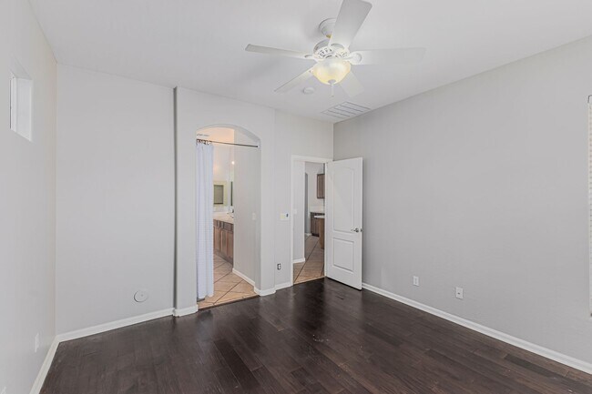 Building Photo - 2058 E Flint St