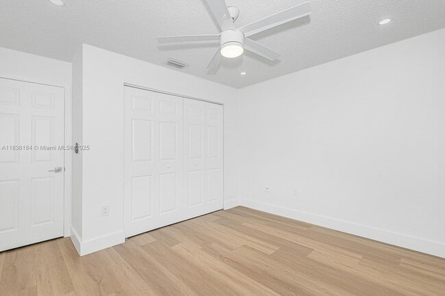 Building Photo - 15510 Gauntlet Hall Manor