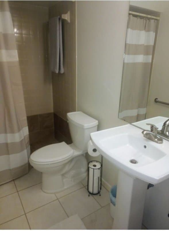 Guest Bath - 1400 Tarpon Woods Blvd