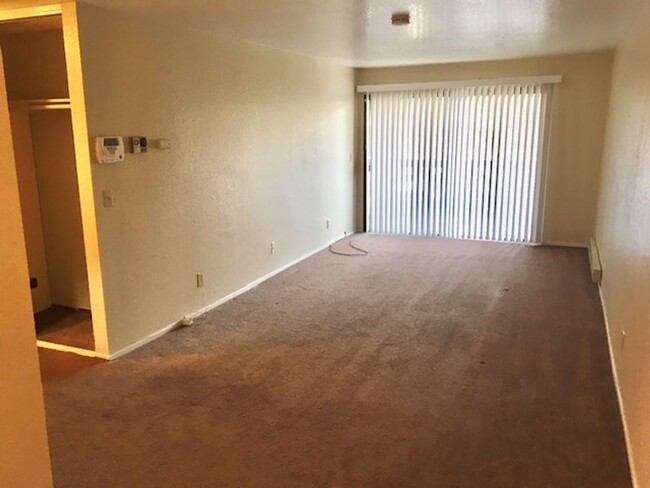 Building Photo - 2 Bed 2 Bath Condo in San Pablo -- COMING ...