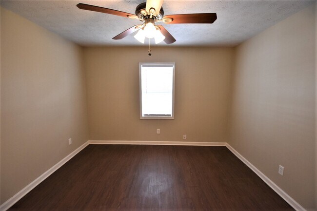 Building Photo - 4038 Warren Rd