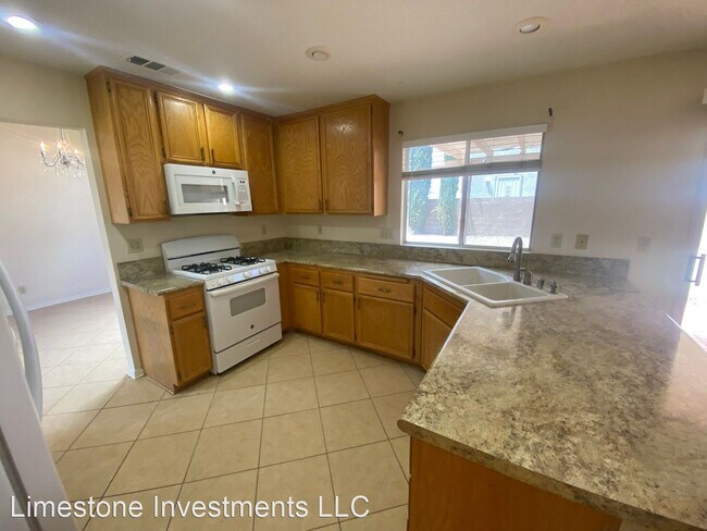 Building Photo - 3 br, 2.5 bath House - 3804 W. Red Coach Ave.