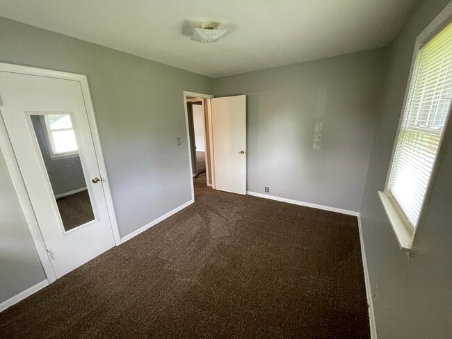 Bedroom 1 - 1137 Knox St