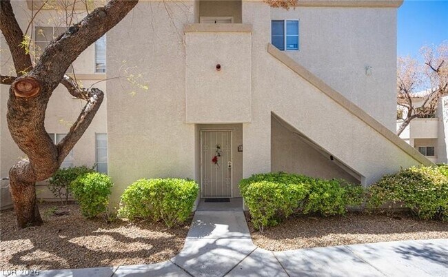 Foto del edificio - 6480 Annie Oakley Dr