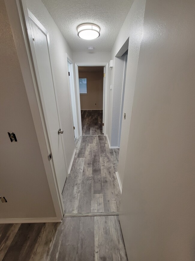 Building Photo - 5470 Millstone Dr