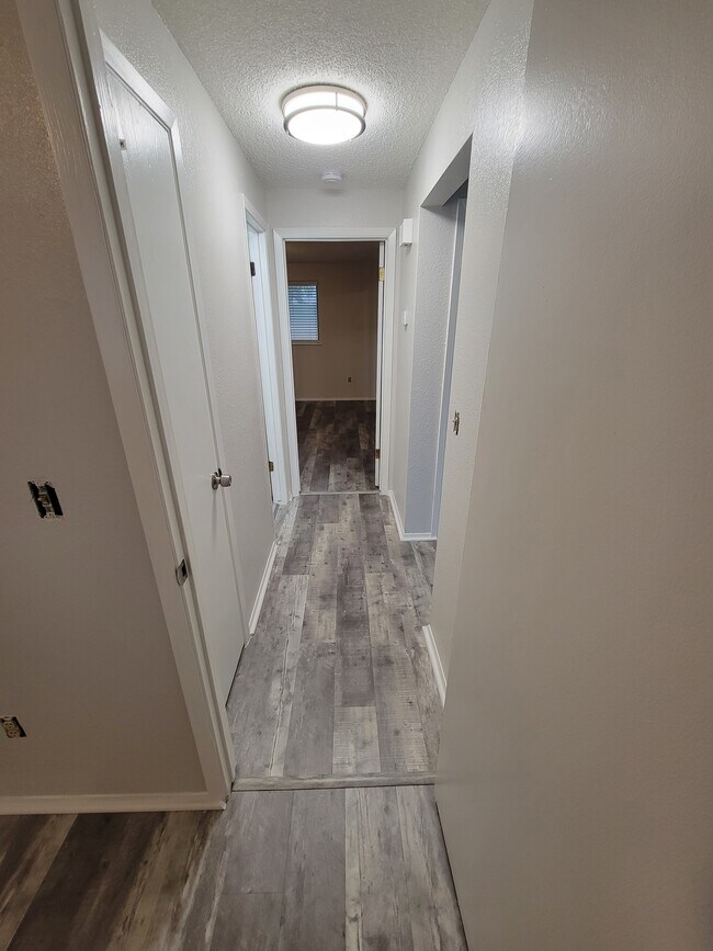 Foto del edificio - 5470 Millstone Dr