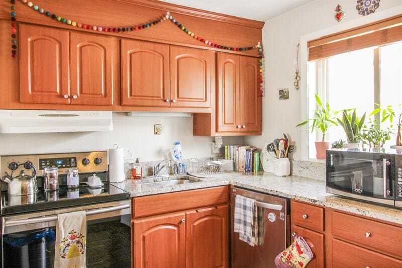 Primary Photo - 19 Jacqueline Road, Unit E