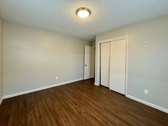Foto del edificio - 1231 S Doreen St