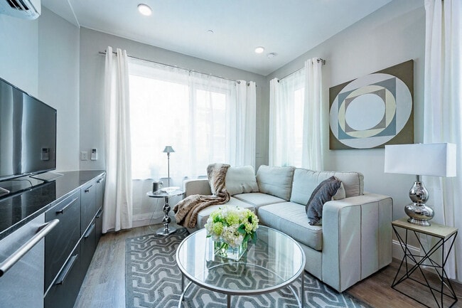 Building Photo - 1518 R St NW