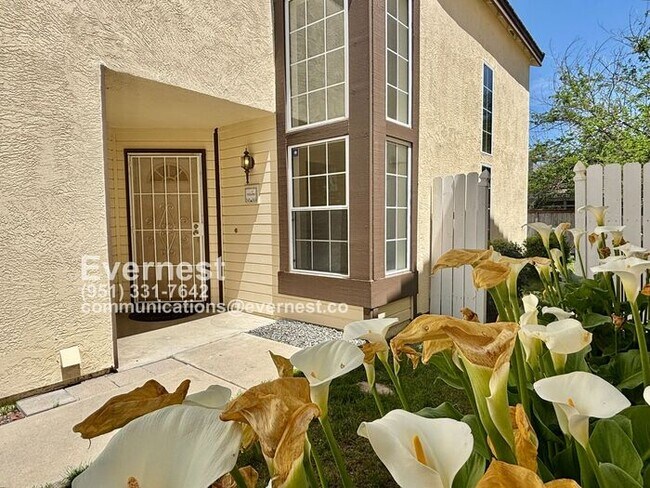 Foto del edificio - 3-Bedroom, 2.5-Bathroom Home with Modern A...