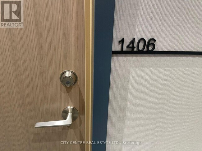 Photo du bâtiment - 395 Square One Dr