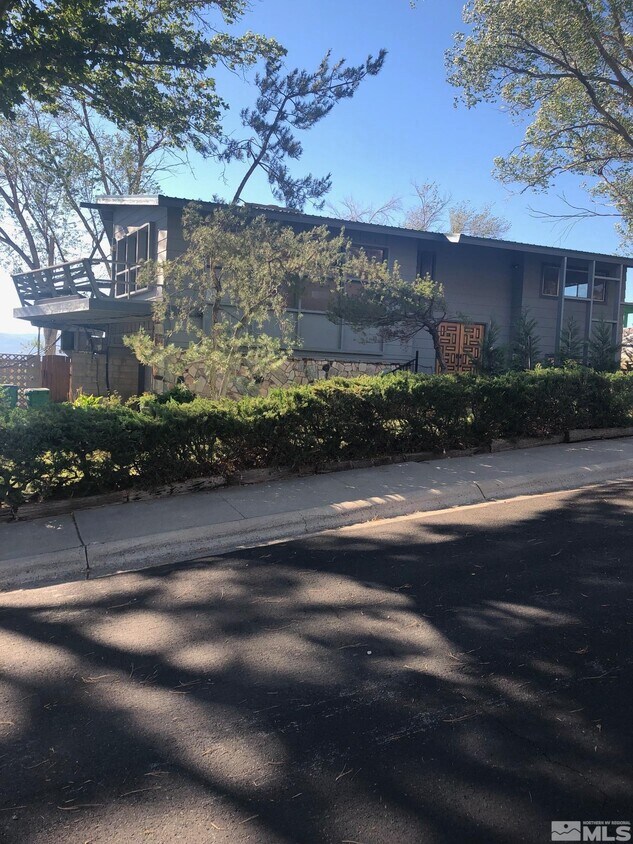 Primary Photo - 3185 Heatheridge Ln