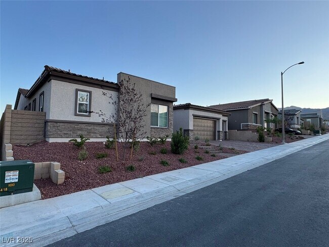 Building Photo - 10851 Mila Lndg Ave