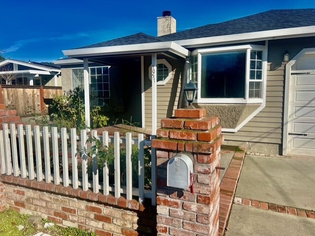 Building Photo - 1057 6th Ave