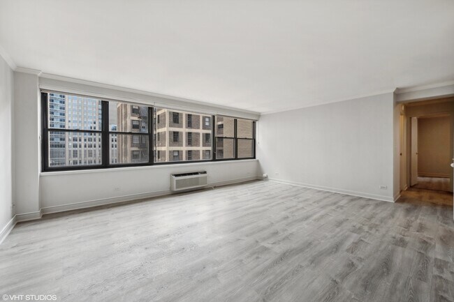 Foto del edificio - 850 N Dewitt Pl