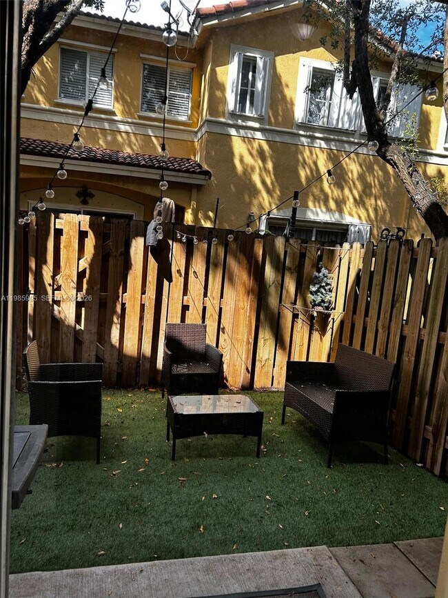 Foto del edificio - 10775 NW 83rd Terrace