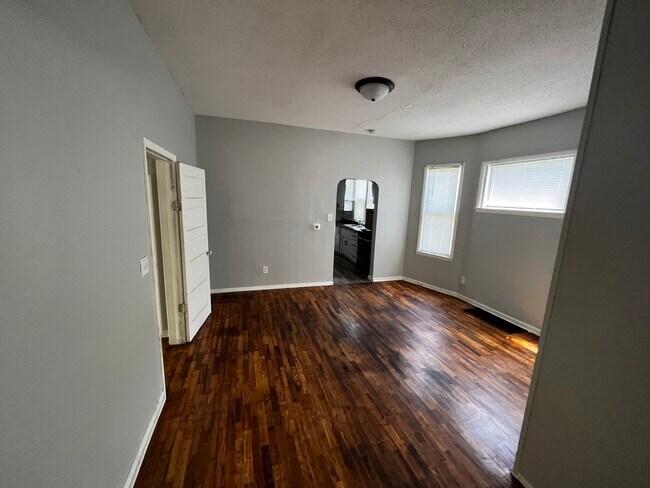 Building Photo - 2405 S 18th St