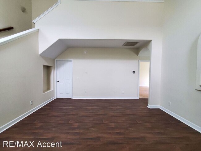 Foto del edificio - 5 br, 2.5 bath House - 60 Summer Hill Court