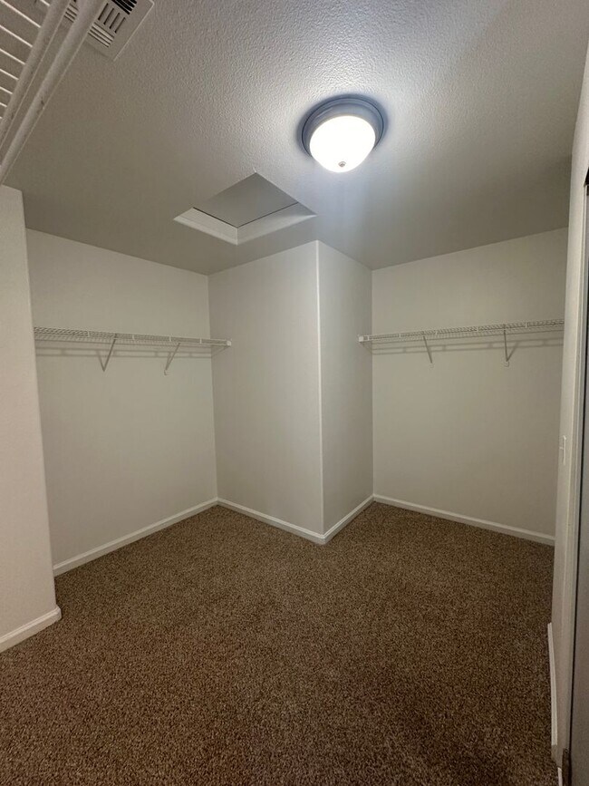 Foto del edificio - Immaculate NW Visalia home for rent coming...