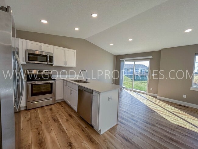 Building Photo - New 4 Bedroom Ranch home on a Cul-de-sac b...
