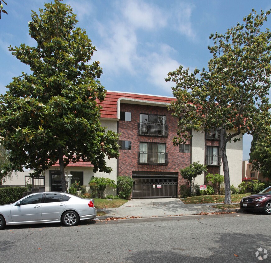 Foto del edificio - 1115 Raymond Ave