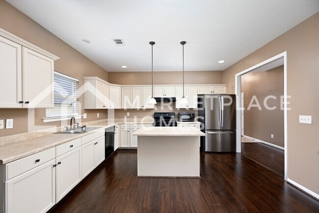Building Photo - 4427 Sierra Ln