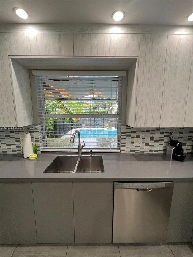 Foto del edificio - 1405 N 46th Ave